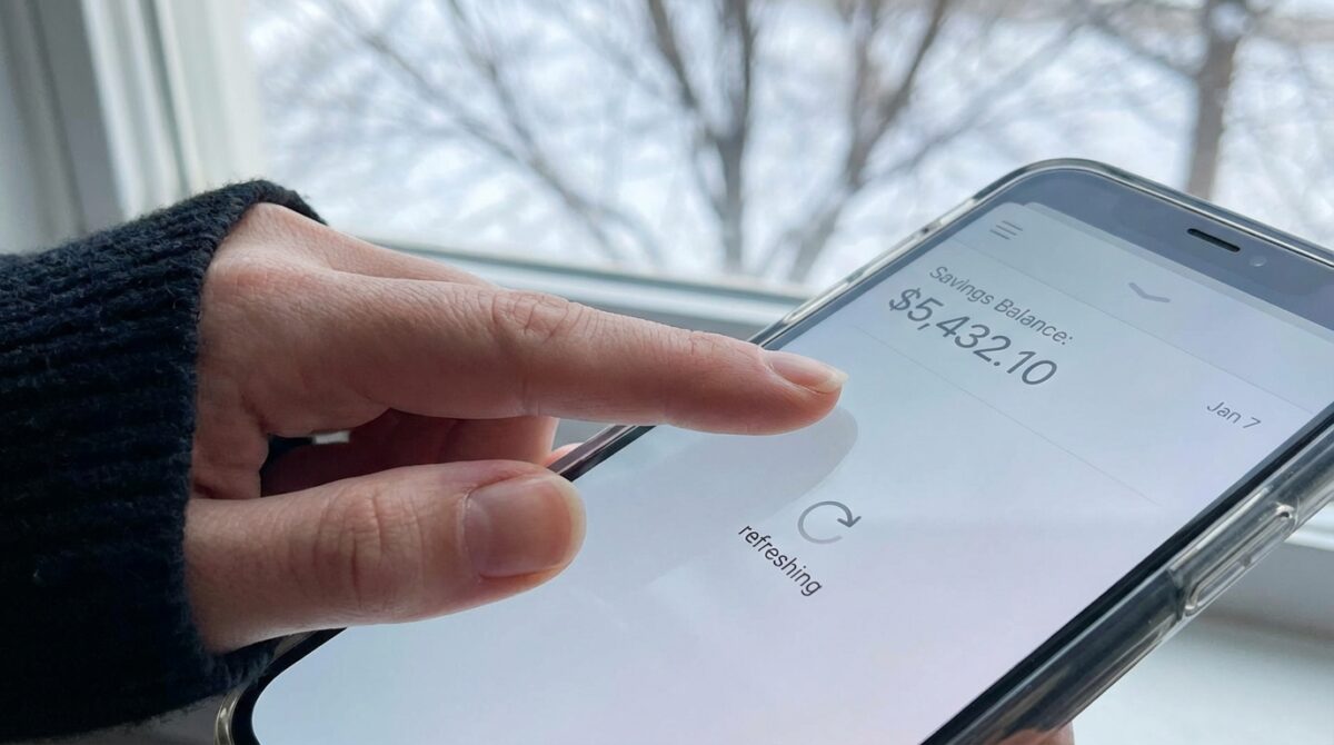 découvrez pourquoi les intérêts des comptes épargne ne sont pas encore tous versés et quels facteurs financiers influencent ce délai.